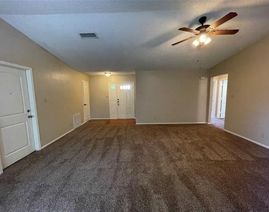 821 Loganwood Drive - Photo Thumbnail 4