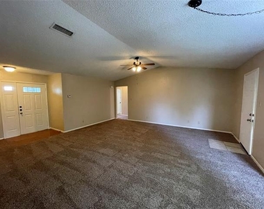 821 Loganwood Drive - Photo Thumbnail 3