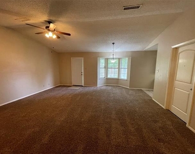 821 Loganwood Drive - Photo Thumbnail 6