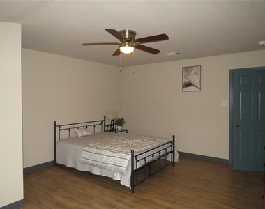 12069 Joyce Lane - Photo Thumbnail 8