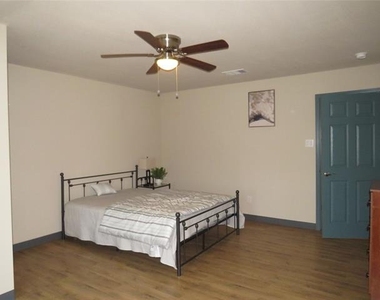 12069 Joyce Lane - Photo Thumbnail 9