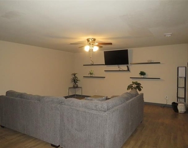 12069 Joyce Lane - Photo Thumbnail 2