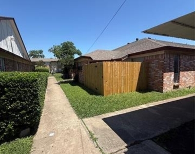 708 E Pecan Street - Photo Thumbnail 2