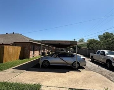 708 E Pecan Street - Photo Thumbnail 1