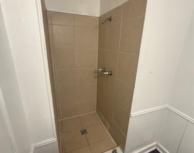 708 E Pecan Street - Photo Thumbnail 13