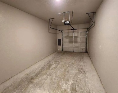 3118 Hemphill Street - Photo Thumbnail 9