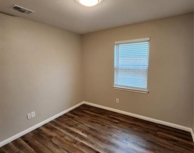 348 Spring Branch Lane - Photo Thumbnail 17
