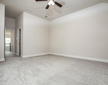 4944 Mckinney Hollow Drive - Photo Thumbnail 13