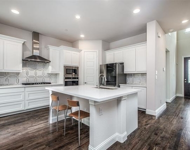 4944 Mckinney Hollow Drive - Photo Thumbnail 10