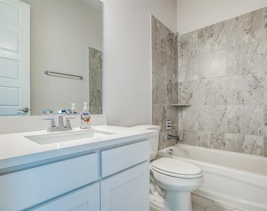 4944 Mckinney Hollow Drive - Photo Thumbnail 20