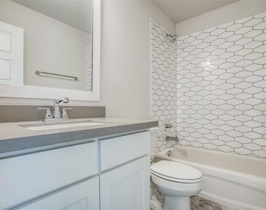 4944 Mckinney Hollow Drive - Photo Thumbnail 18
