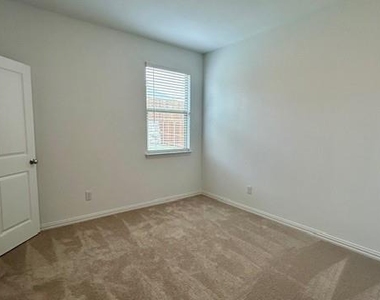 3205 Kiskadee Court - Photo Thumbnail 34