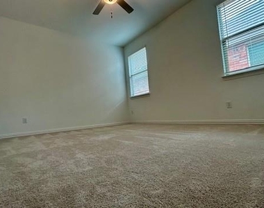 3205 Kiskadee Court - Photo Thumbnail 32