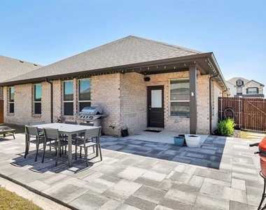 1000 Westwood Lane - Photo Thumbnail 28