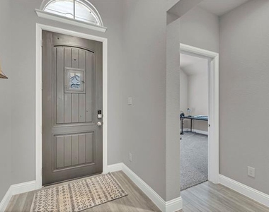 1000 Westwood Lane - Photo Thumbnail 4