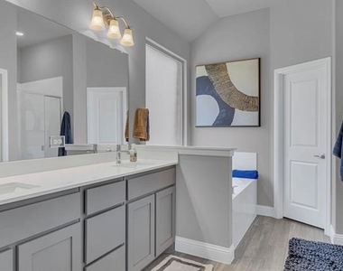 1000 Westwood Lane - Photo Thumbnail 22