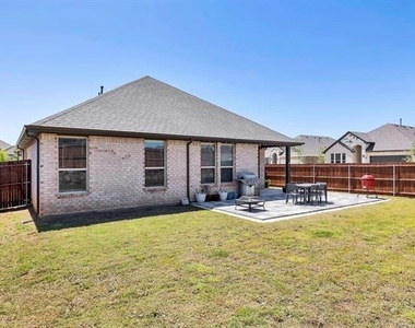 1000 Westwood Lane - Photo Thumbnail 27