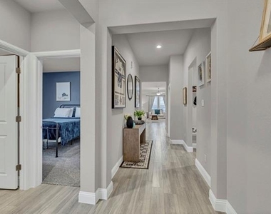 1000 Westwood Lane - Photo Thumbnail 5