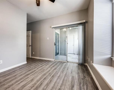 8601 Park Lane - Photo Thumbnail 9