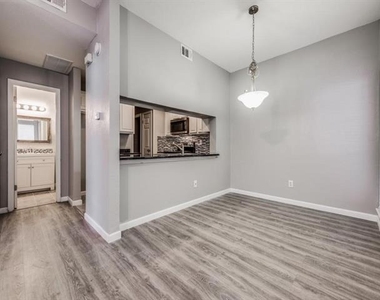 8601 Park Lane - Photo Thumbnail 5