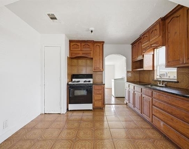 2634 Emmett Street - Photo Thumbnail 9