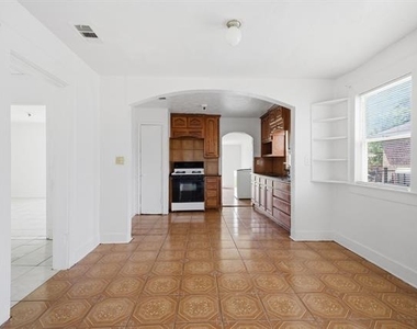 2634 Emmett Street - Photo Thumbnail 6
