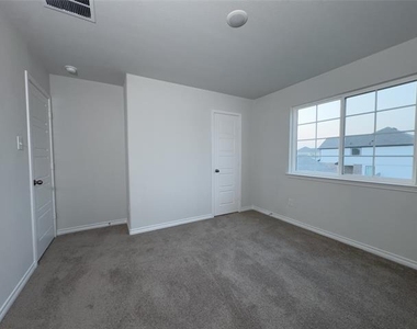 108 Rosings Place - Photo Thumbnail 10
