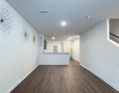 108 Rosings Place - Photo Thumbnail 21