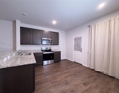 108 Rosings Place - Photo Thumbnail 18