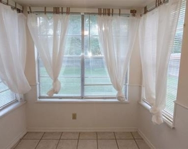 5624 Woodway Drive - Photo Thumbnail 11