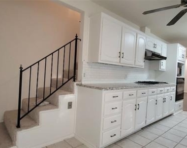5624 Woodway Drive - Photo Thumbnail 9