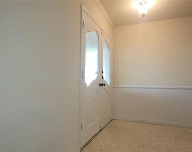 5624 Woodway Drive - Photo Thumbnail 4