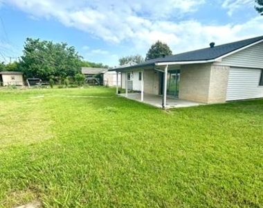 409 S Holiday Drive - Photo Thumbnail 17