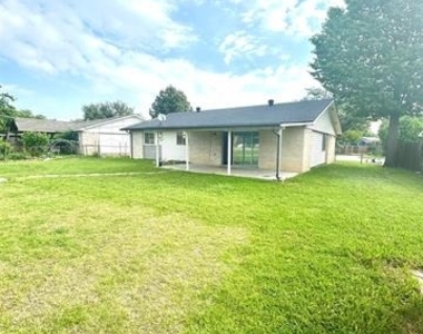 409 S Holiday Drive - Photo Thumbnail 18