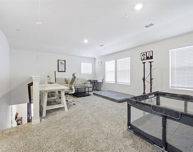 224 Monarch Way - Photo Thumbnail 19