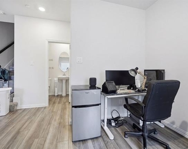 224 Monarch Way - Photo Thumbnail 4
