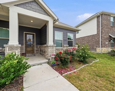 224 Monarch Way - Photo Thumbnail 1