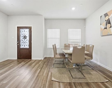 224 Monarch Way - Photo Thumbnail 2