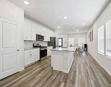224 Monarch Way - Photo Thumbnail 8