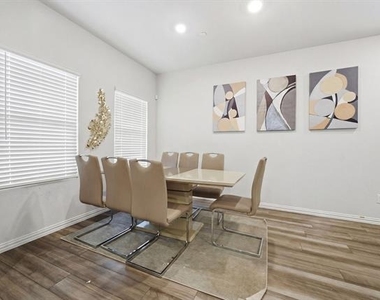 224 Monarch Way - Photo Thumbnail 3