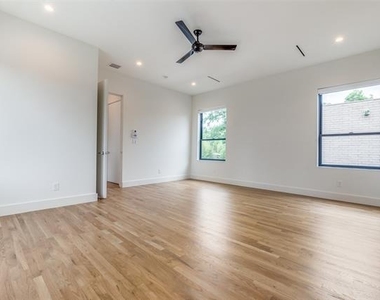 3526 Cragmont Avenue - Photo Thumbnail 18