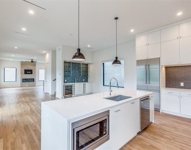 3526 Cragmont Avenue - Photo Thumbnail 14