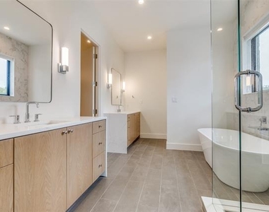 3526 Cragmont Avenue - Photo Thumbnail 20