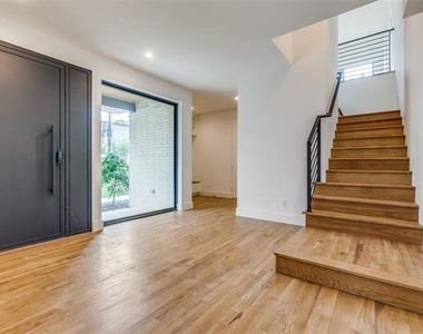 3526 Cragmont Avenue - Photo Thumbnail 4