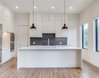3526 Cragmont Avenue - Photo Thumbnail 11