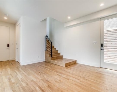 3526 Cragmont Avenue - Photo Thumbnail 5