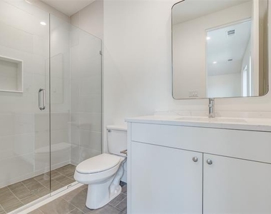 3526 Cragmont Avenue - Photo Thumbnail 31