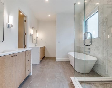 3526 Cragmont Avenue - Photo Thumbnail 19