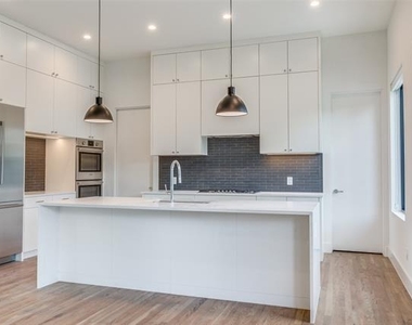 3526 Cragmont Avenue - Photo Thumbnail 10