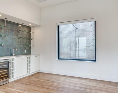 3526 Cragmont Avenue - Photo Thumbnail 8